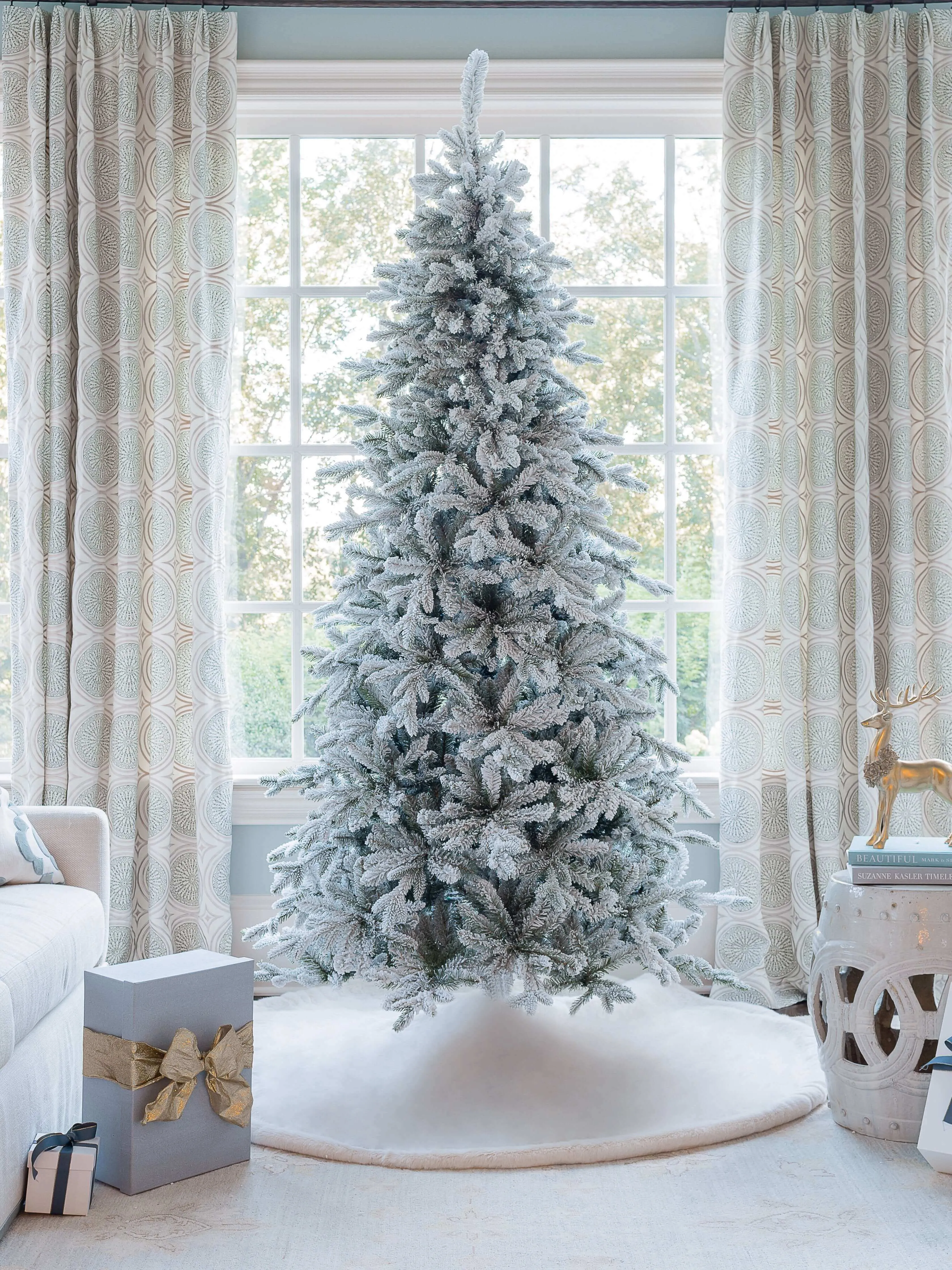 10' Queen Flock® Slim Artificial Christmas Tree 1000 Warm White LED Lights