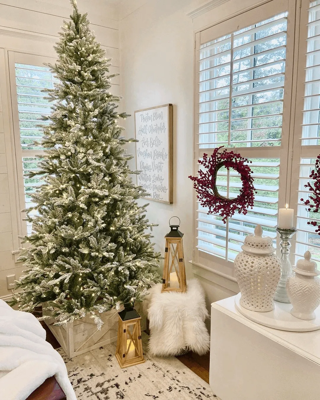 10' Queen Flock® Slim Artificial Christmas Tree 1000 Warm White LED Lights