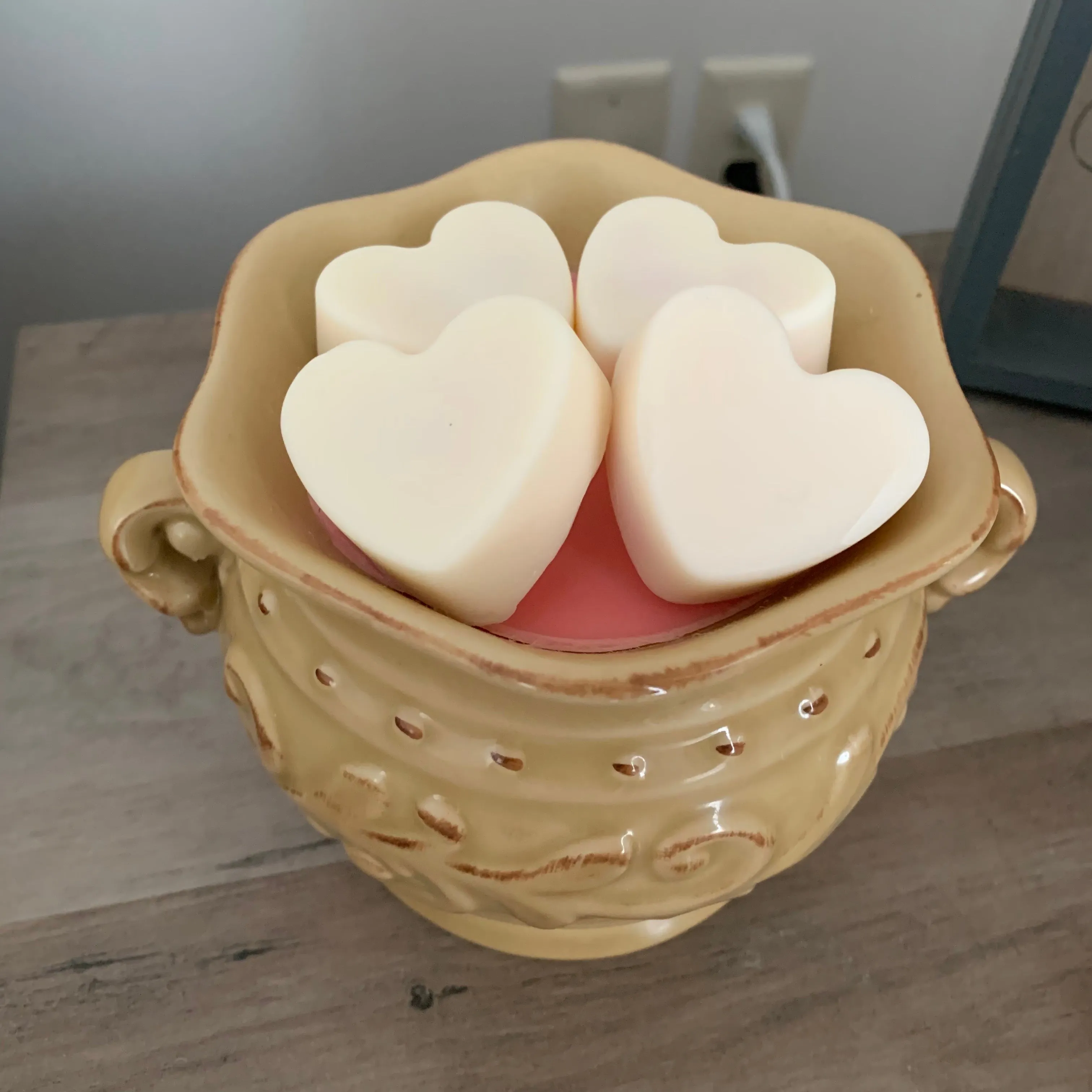 Bleeding Heart-Shaped Soy Wax Melts