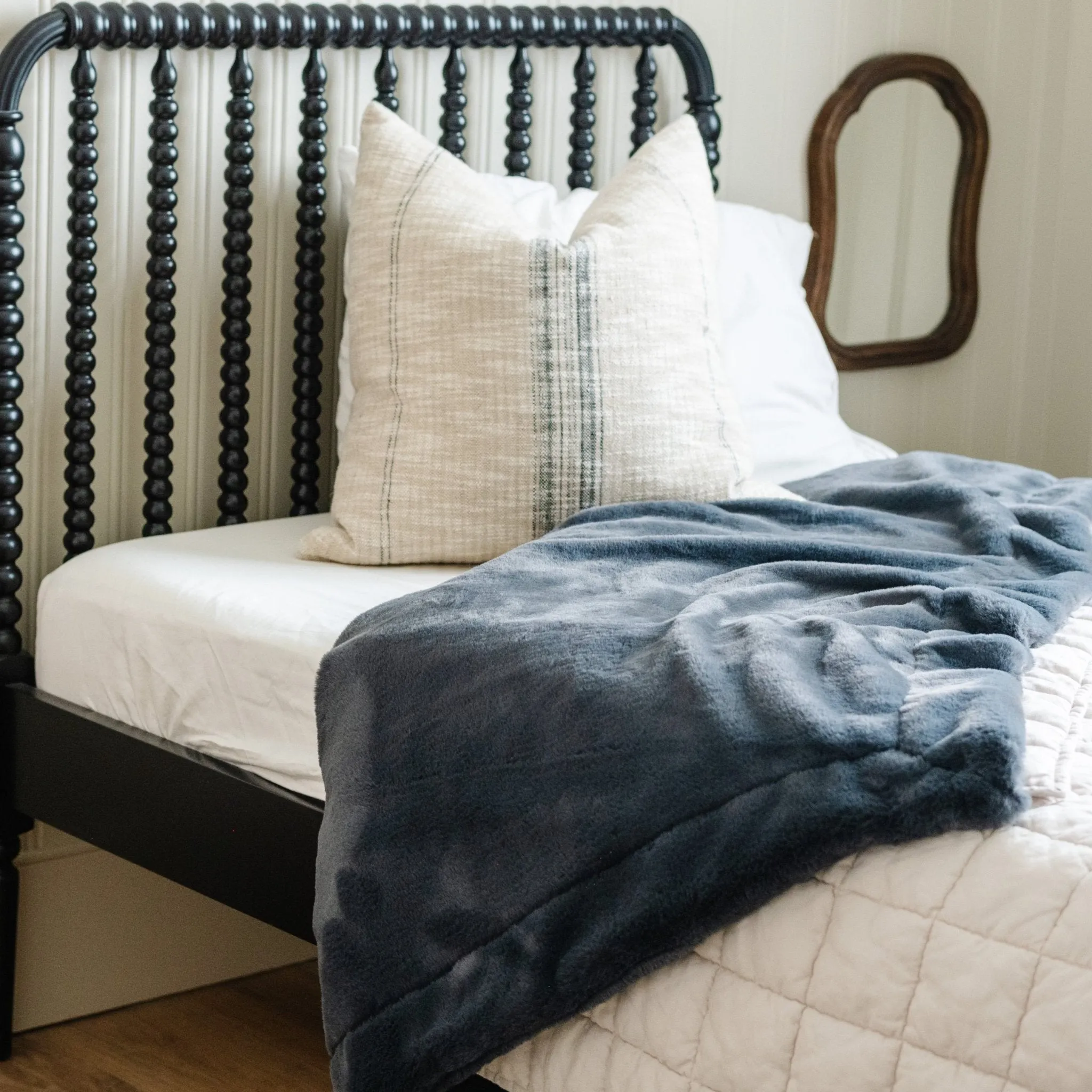 FAUX FUR TWIN BLANKETS