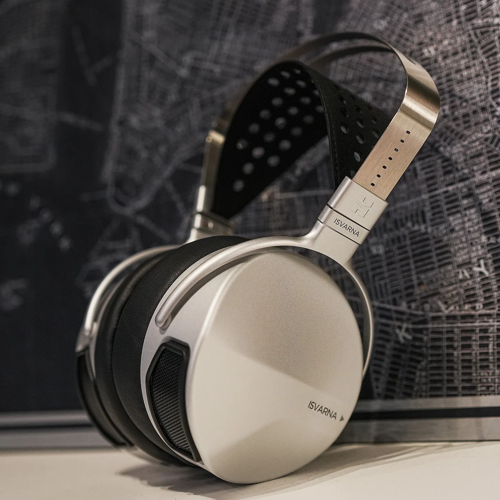 HIFIMAN ISVARNA HYBRID HEADPHONE