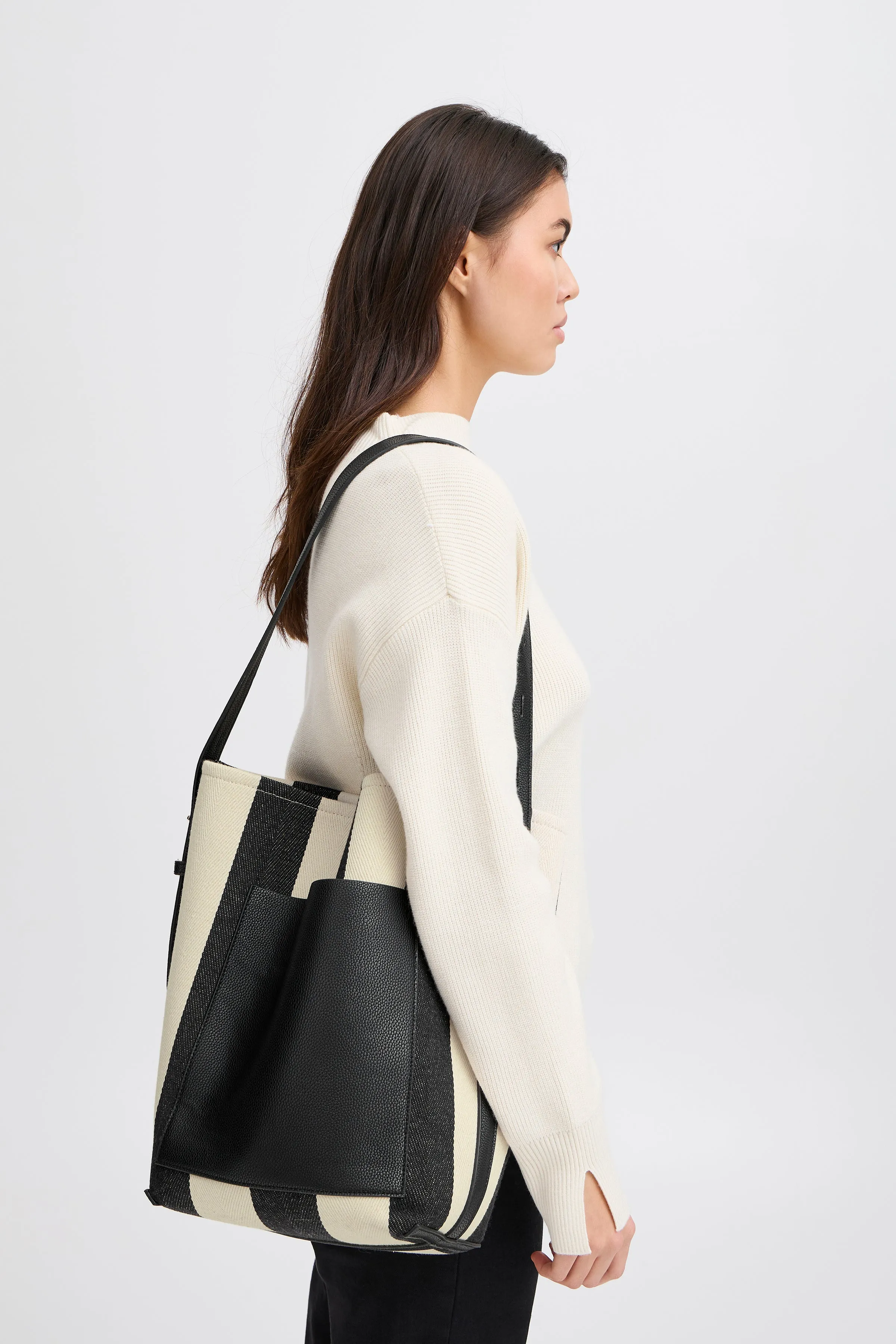 Nurra Stripe Bucket Bag Black